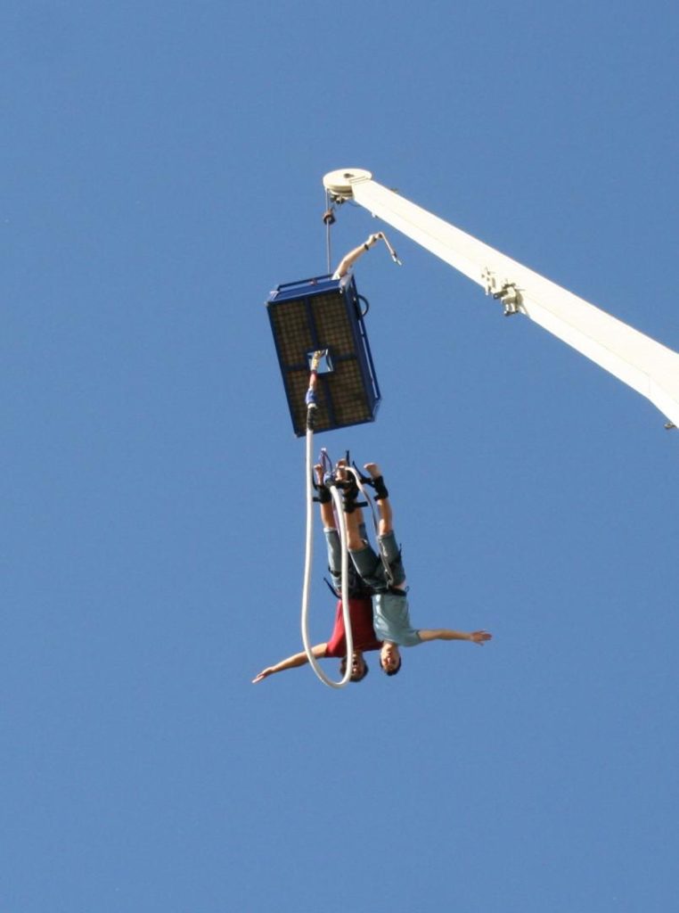 saut à l'élastique de 55 m de haut festival les extraverties