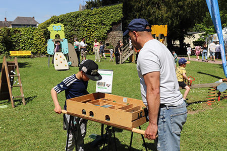 espace de jeux géants au festival extraverties